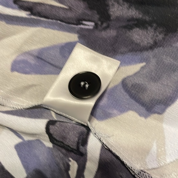 NIC + ZOE Women’s Size L Tunic: one button front, 3/4 sleeve. Blue Multicolor - Picture 10 of 14